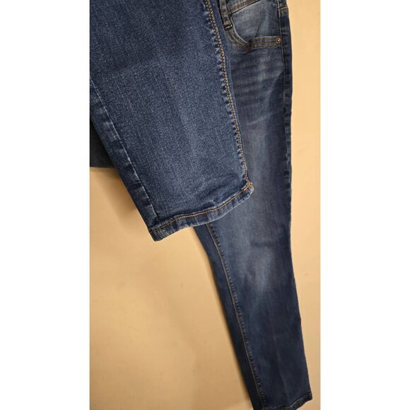Curve Appeal Women's Jeans Size 10/30 Dark Wash Slim Fit Stretch Mid Rise Denim - Picture 9 of 9